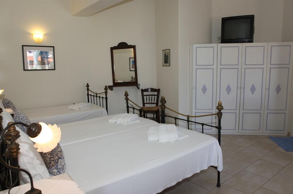 Pleoussa Studio And Apartments Skopelos Exterior foto