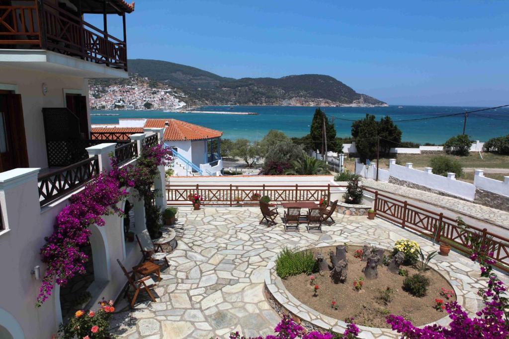 Pleoussa Studio And Apartments Skopelos Exterior foto